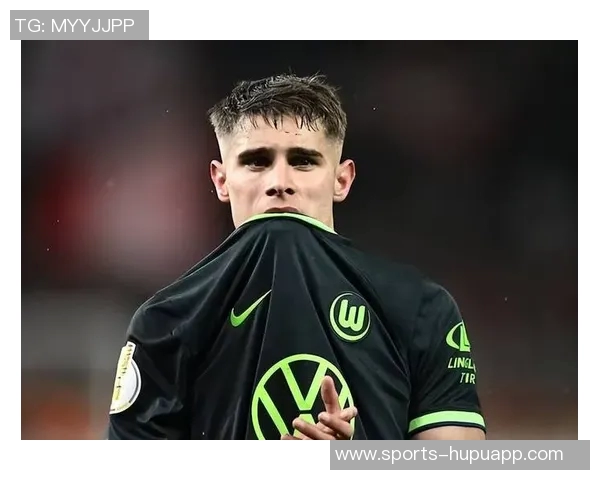 弗拉门戈年轻中卫克雷顿正式加盟沃尔夫斯堡合同至2030年