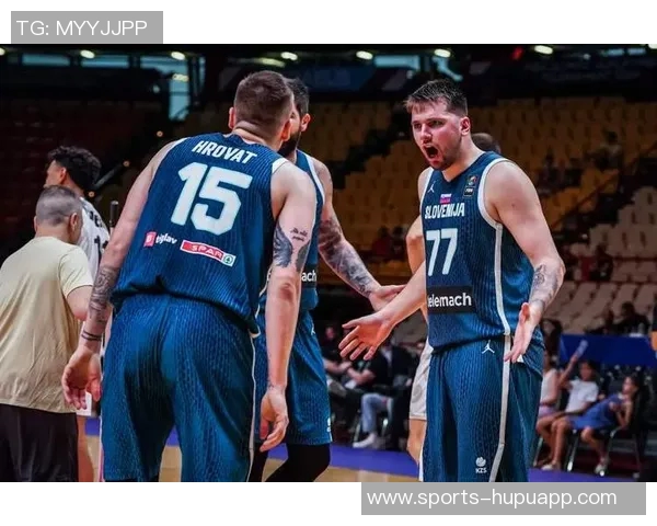 东契奇赛前状态良好决定出战球队配合默契多次命中三分球